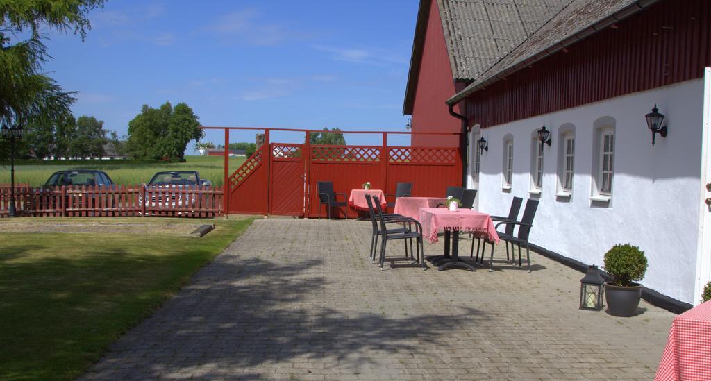 Lillehem Gårdshotell Skivarp Exterior foto